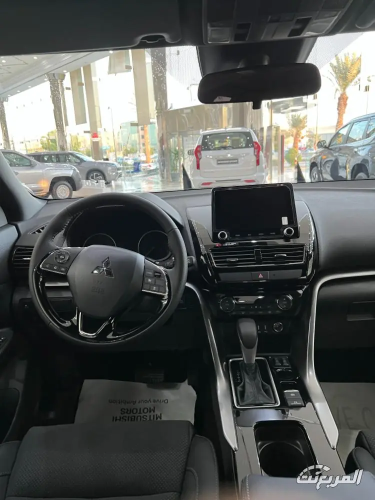 ميتسوبيشي اكليبس كروس 2025 مظهر هجومي وتجهيزات تنافسية في فئة الكروس أوفر ميتسوبيشي اكليبس كروس 2025 15