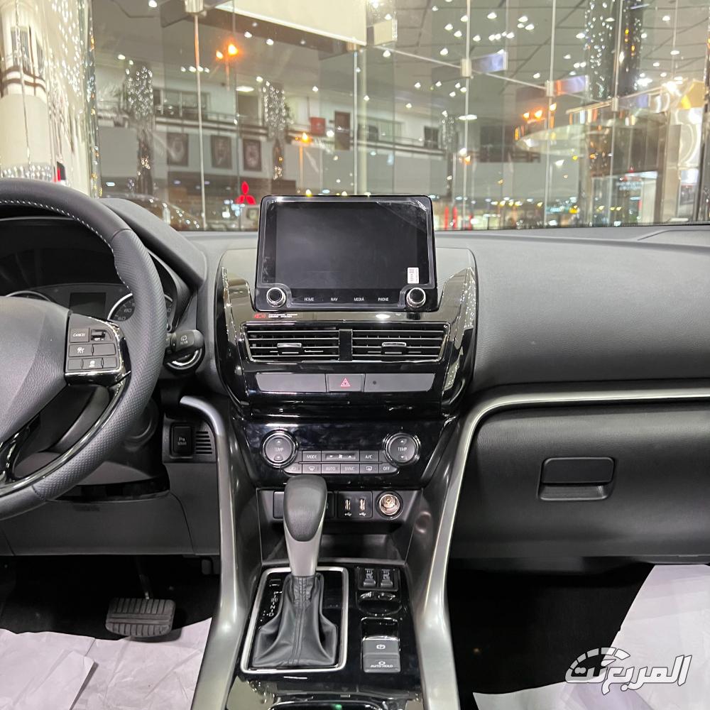 ميتسوبيشي اكليبس كروس 2025 32