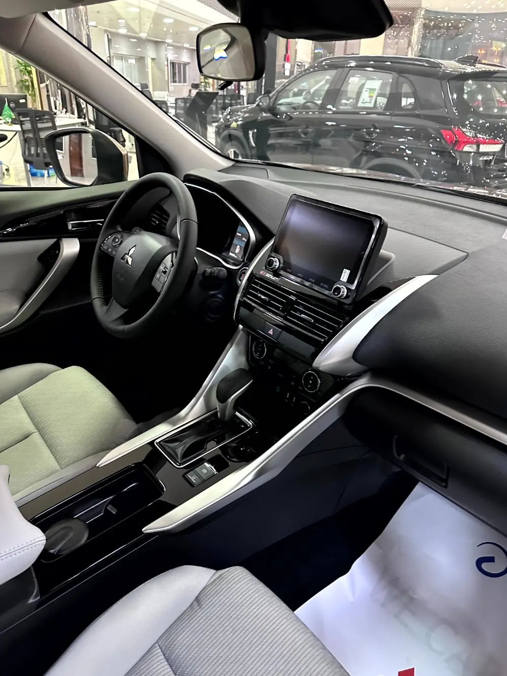 ميتسوبيشي اكليبس كروس 2025 مظهر هجومي وتجهيزات تنافسية في فئة الكروس أوفر ميتسوبيشي اكليبس كروس 2025 60