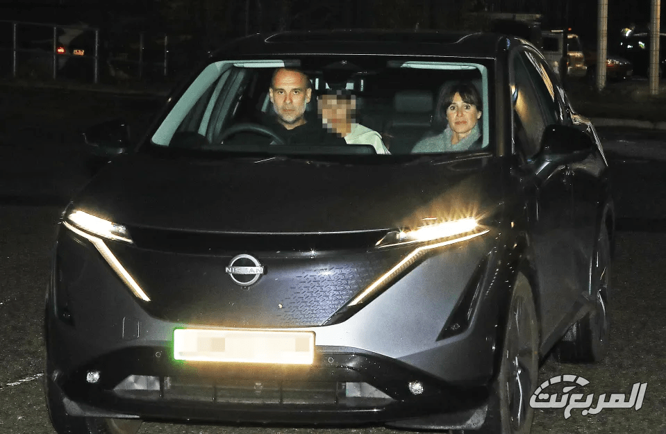 سيارات بيب جوارديولا: إنجازات في الملاعب وأزمات خلف عجلة القيادة سيارة بيب جوارديولا نيسان اريا