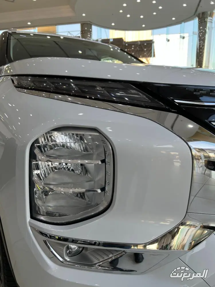 ميتسوبيشي اوتلاندر 2025 اس يو في انيقة تلبي تطلعات العائلة العصرية ميتسوبيشي اوتلاندر 2025 3