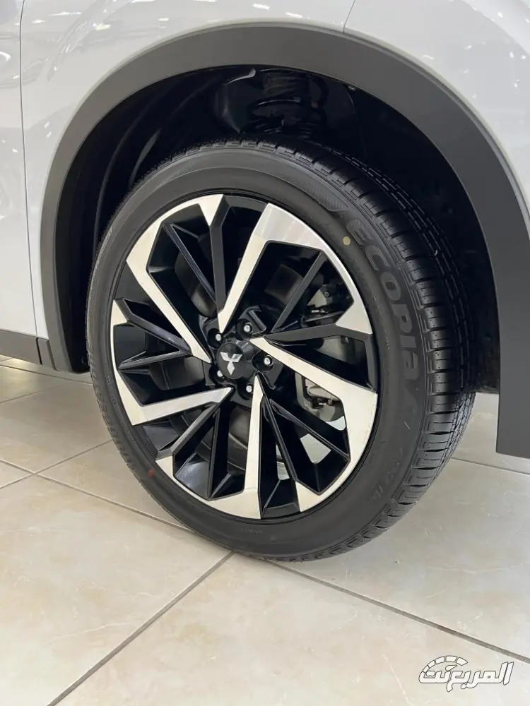 ميتسوبيشي اوتلاندر 2025 اس يو في انيقة تلبي تطلعات العائلة العصرية ميتسوبيشي اوتلاندر 2025 5