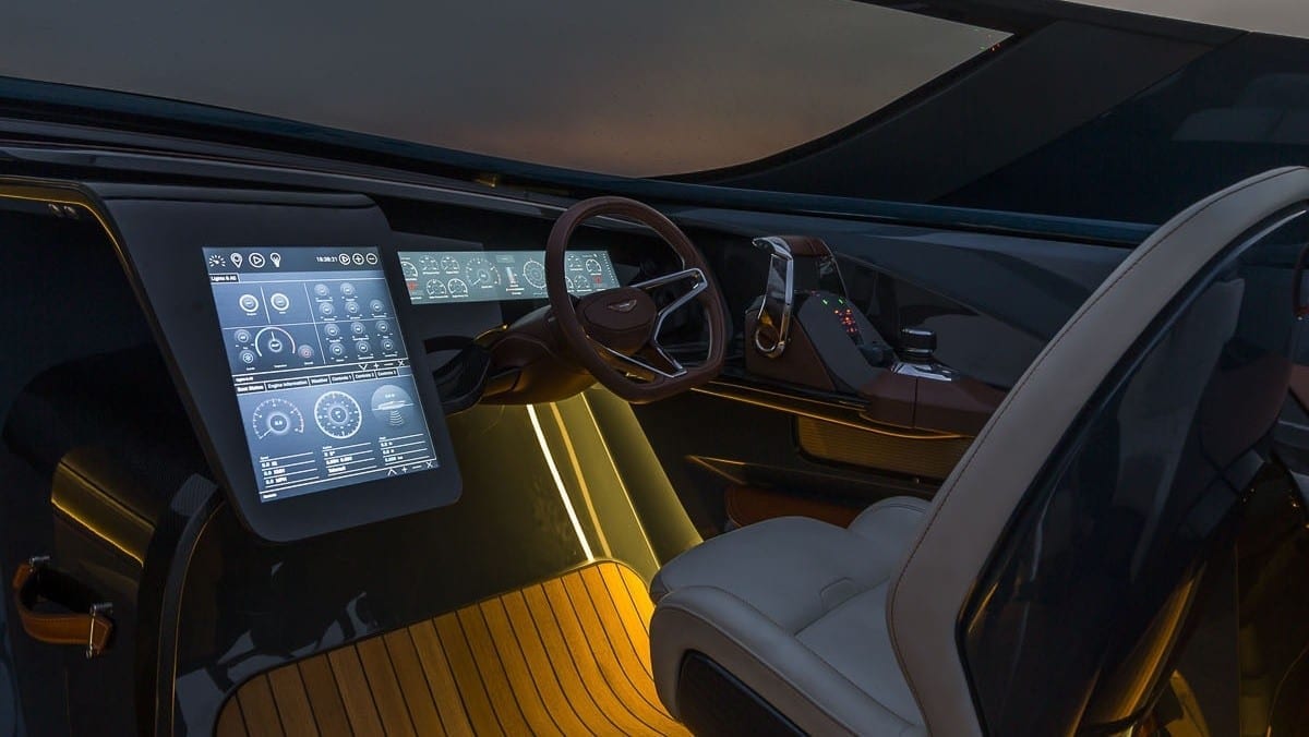 يخوت شركات السيارات الفاخرة: 7 علامات تغزو عالم البحار بأسعار خيالية يخوت شركات السيارات ويخت أستون مارتن Aston Martin AM37 من الداخل