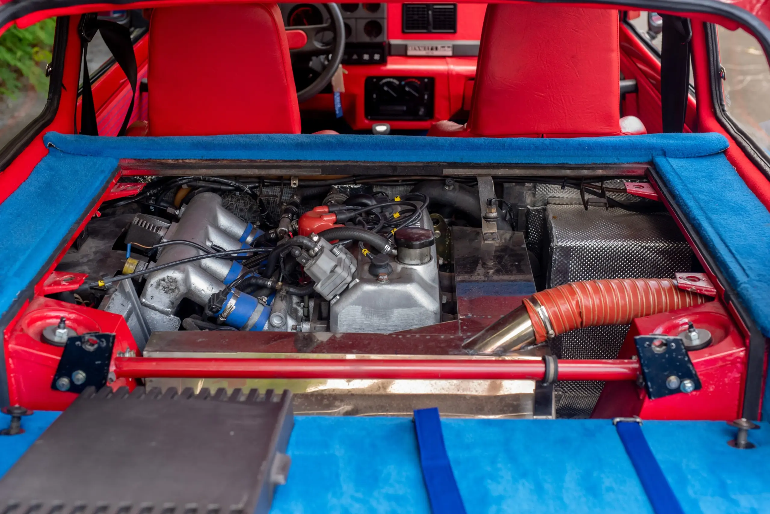 حكاية رينو 5 تيربو الهاتشباك.. من جنون الثمانينات إلى شرارة المستقبل حكاية رينو 5 تيربو الهاتشباك.. من جنون الثمانينات إلى شرارة المستقبل 5