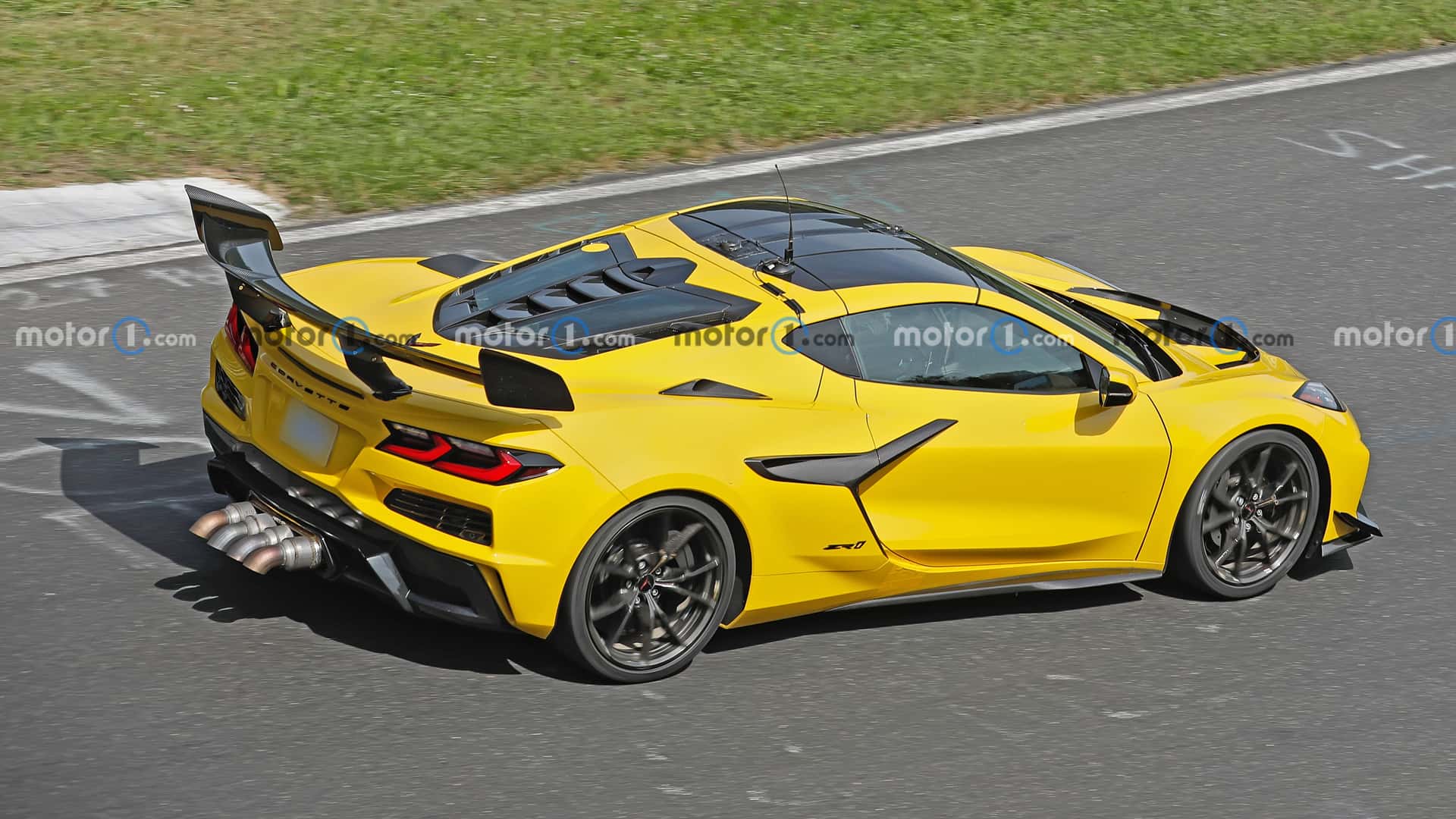 شيفروليه تختبر كورفيت زورا الأقوى في تاريخ الموديل بدون تمويهات في حلبة نوربورغرينغ شيفروليه تختبر كورفيت زورا الأقوى في تاريخ الموديل بدون تمويهات في حلبة نوربورغرينغ 10