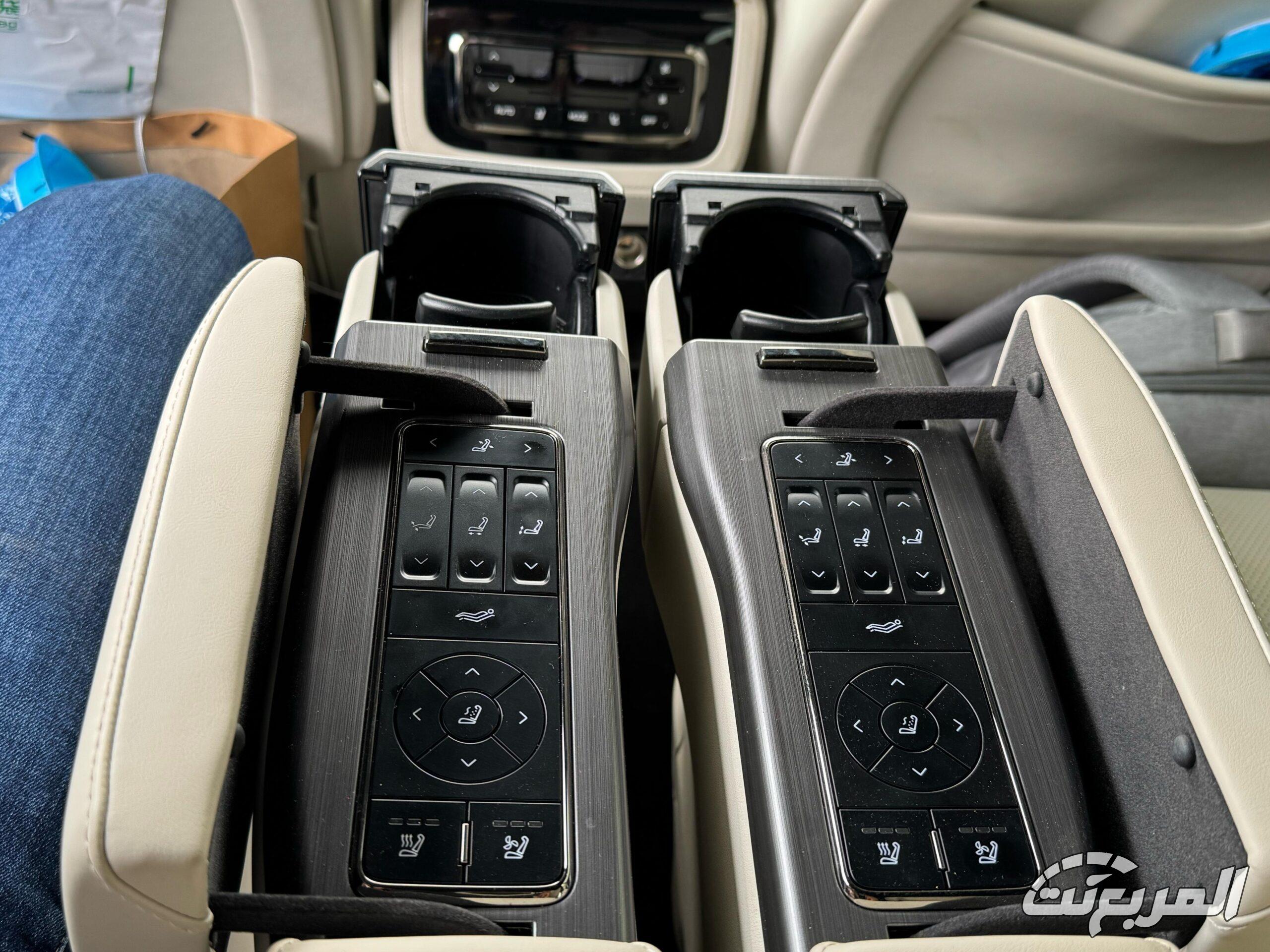 الـ SUV الفاخرة ROX 01 تشعل السوق السعودي بمواصفات مدهشة وأداء مميز الـ SUV الفاخرة ROX 01 تشعل السوق السعودي بمواصفات مدهشة وأداء مميز 34