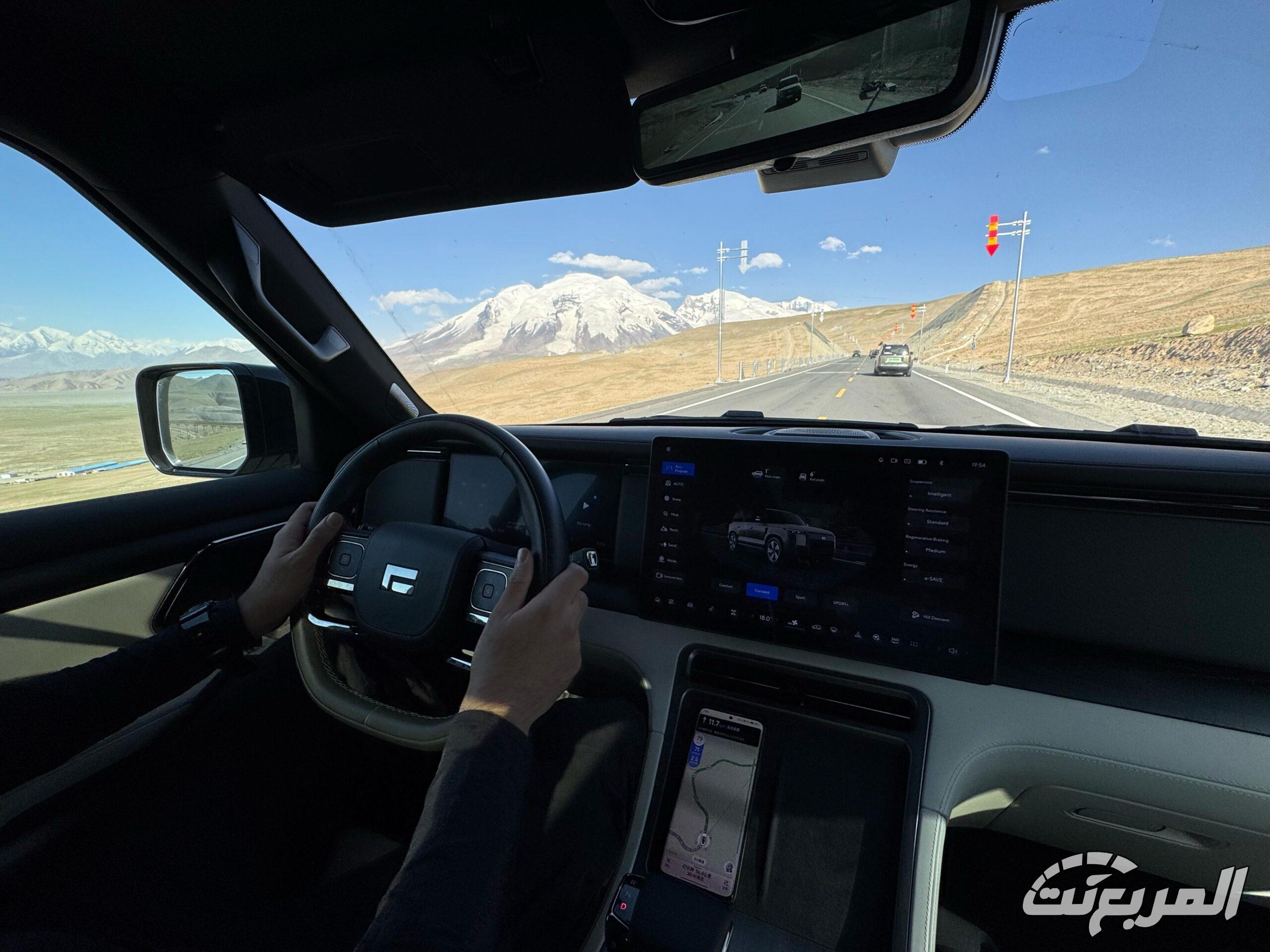 الـ SUV الفاخرة ROX 01 تشعل السوق السعودي بمواصفات مدهشة وأداء مميز الـ SUV الفاخرة ROX 01 تشعل السوق السعودي بمواصفات مدهشة وأداء مميز 6