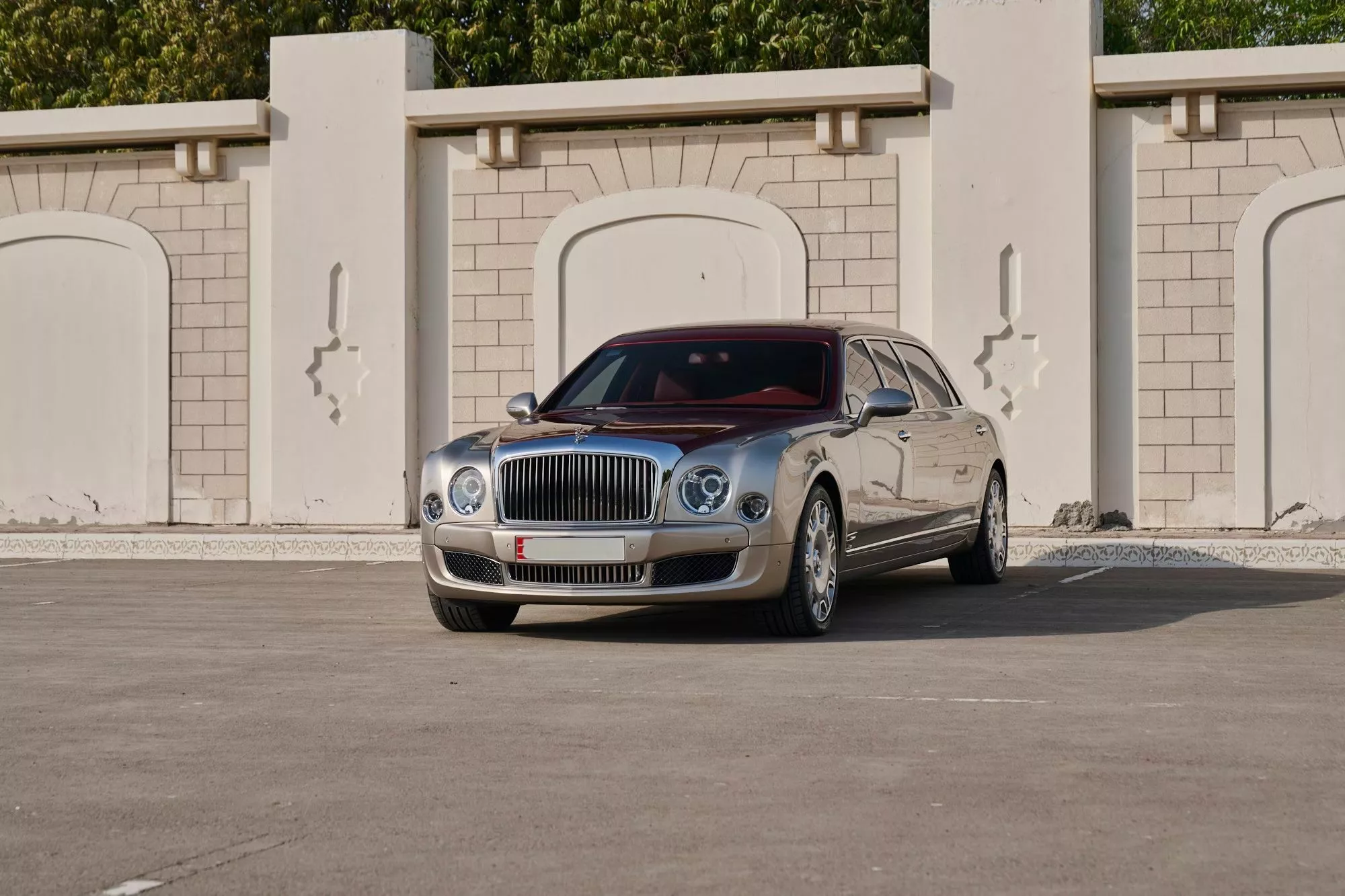 أفخم بنتلي مولسان على الإطلاق معروضة للبيع في مزاد أبوظبي بسعر قد يتجاوز 2.2 مليون ريال 3