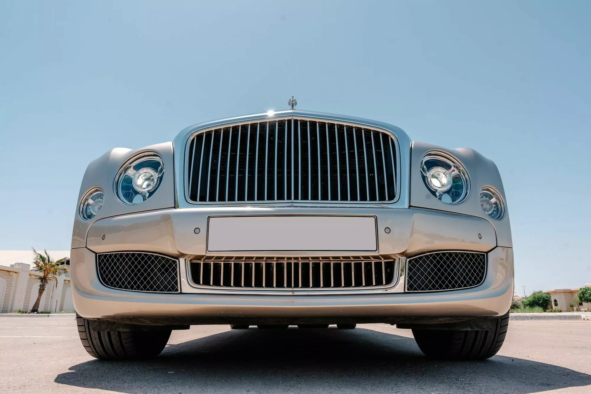 أفخم بنتلي مولسان على الإطلاق معروضة للبيع في مزاد أبوظبي بسعر قد يتجاوز 2.2 مليون ريال أفخم بنتلي مولسان على الإطلاق معروضة للبيع في مزاد أبوظبي بسعر قد يتجاوز 2.2 مليون ريال 11