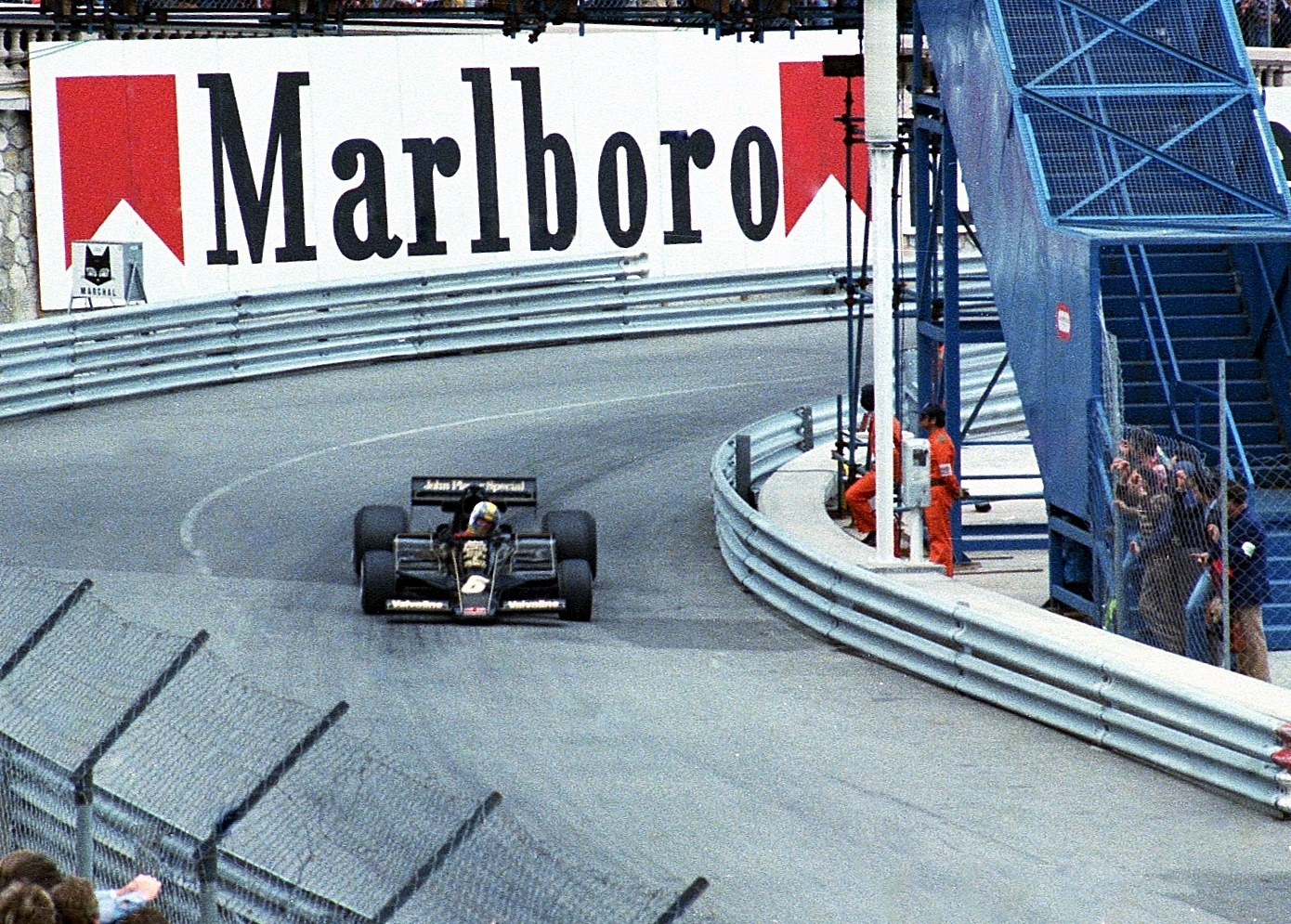 حكاية لوتس في الفورمولا 1.. عبقرية الابتكار وصعود الإمبراطورية التقنية حكاية لوتس في الفورمولا 1.. عبقرية الابتكار وصعود الإمبراطورية التقنية 13