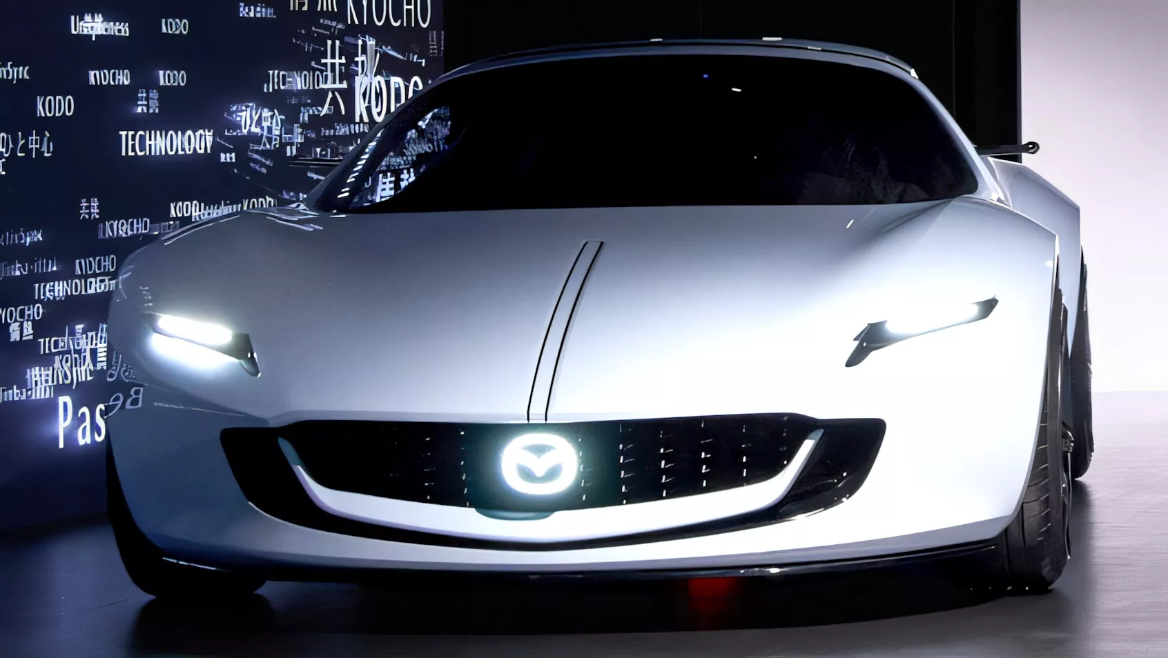 مازدا تعلن عن خطط لطرح موديل إنتاجي لسيارة Iconic SP المدهشة قريباً 1