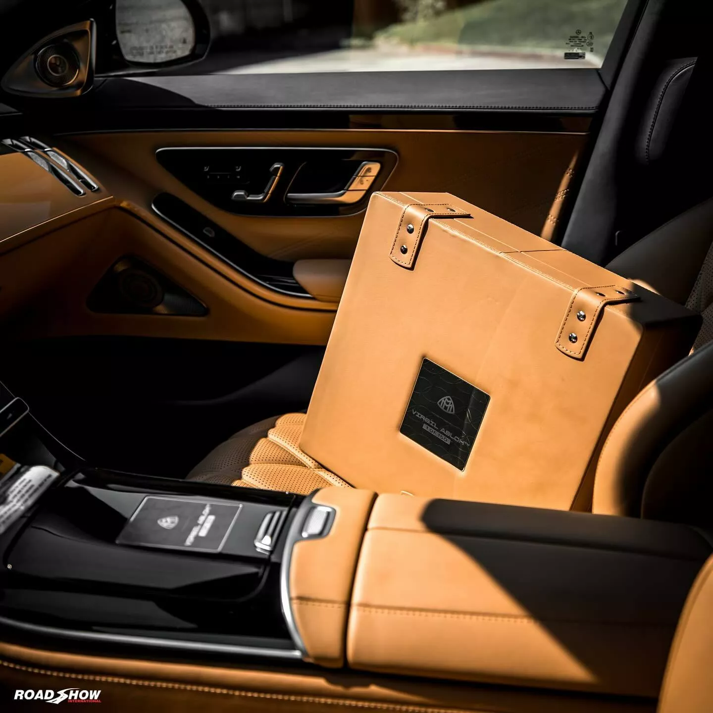 مرسيدس مايباخ اس كلاس إصدار "فيرجيل أبلوه" الحصري جداً يحصل على تعديلات أمريكية ملفتة مرسيدس مايباخ اس كلاس إصدار "فيرجيل أبلوه" الحصري جداً يحصل على تعديلات أمريكية ملفتة 16