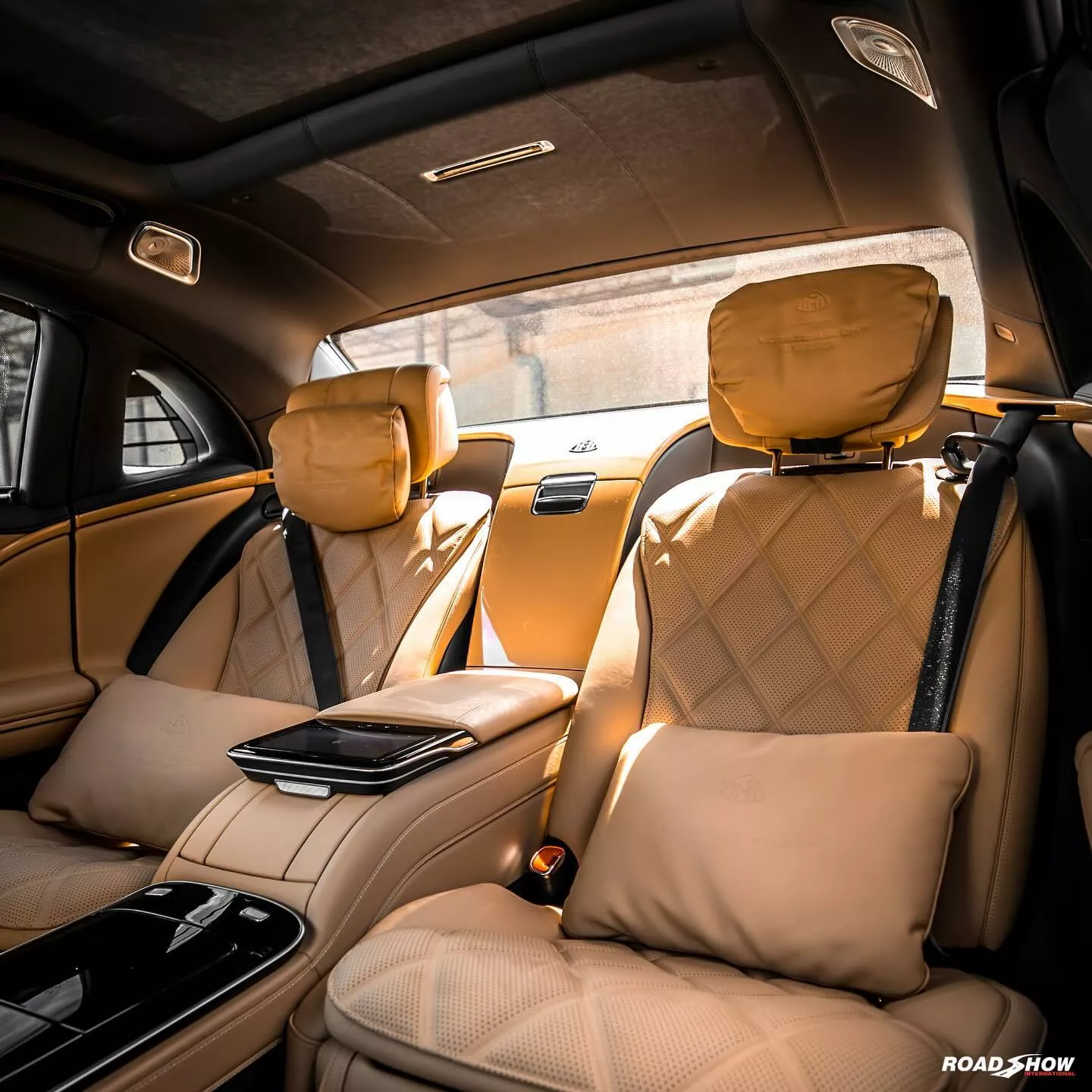 مرسيدس مايباخ اس كلاس إصدار "فيرجيل أبلوه" الحصري جداً يحصل على تعديلات أمريكية ملفتة مرسيدس مايباخ اس كلاس إصدار "فيرجيل أبلوه" الحصري جداً يحصل على تعديلات أمريكية ملفتة 18