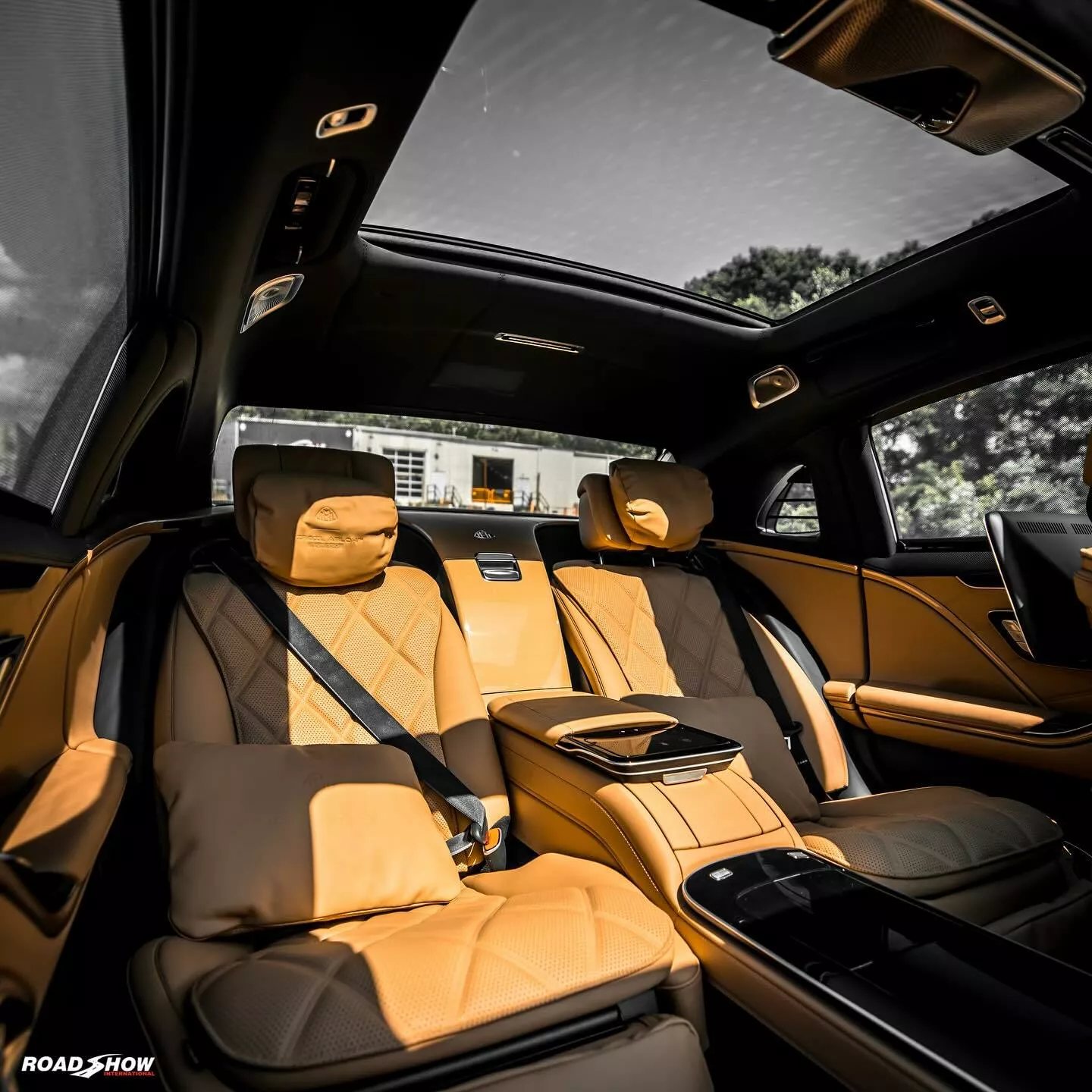 مرسيدس مايباخ اس كلاس إصدار "فيرجيل أبلوه" الحصري جداً يحصل على تعديلات أمريكية ملفتة مرسيدس مايباخ اس كلاس إصدار "فيرجيل أبلوه" الحصري جداً يحصل على تعديلات أمريكية ملفتة 21