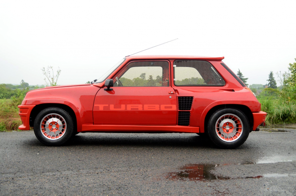 حكاية رينو 5 تيربو الهاتشباك.. من جنون الثمانينات إلى شرارة المستقبل حكاية رينو 5 تيربو الهاتشباك.. من جنون الثمانينات إلى شرارة المستقبل 7