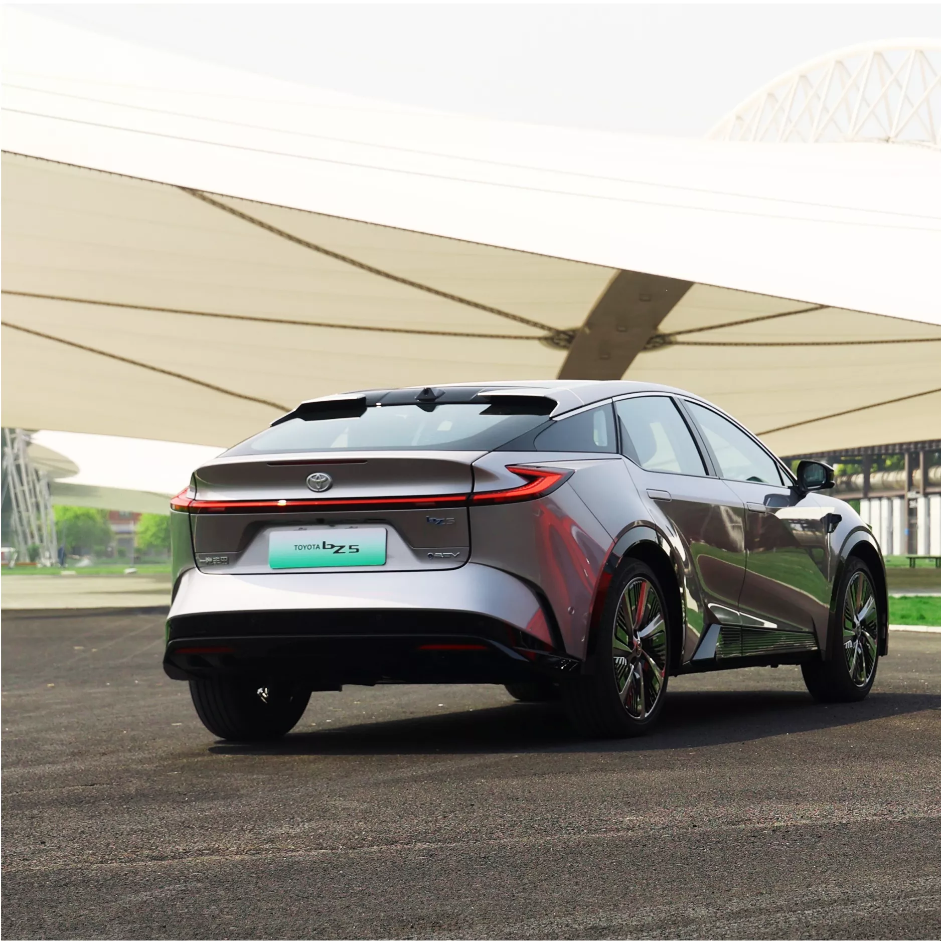 تويوتا تطرح الكروس أوفر الكهربائية bZ5 في الصين بسعر أرخص من كورولا مستعملة! 20