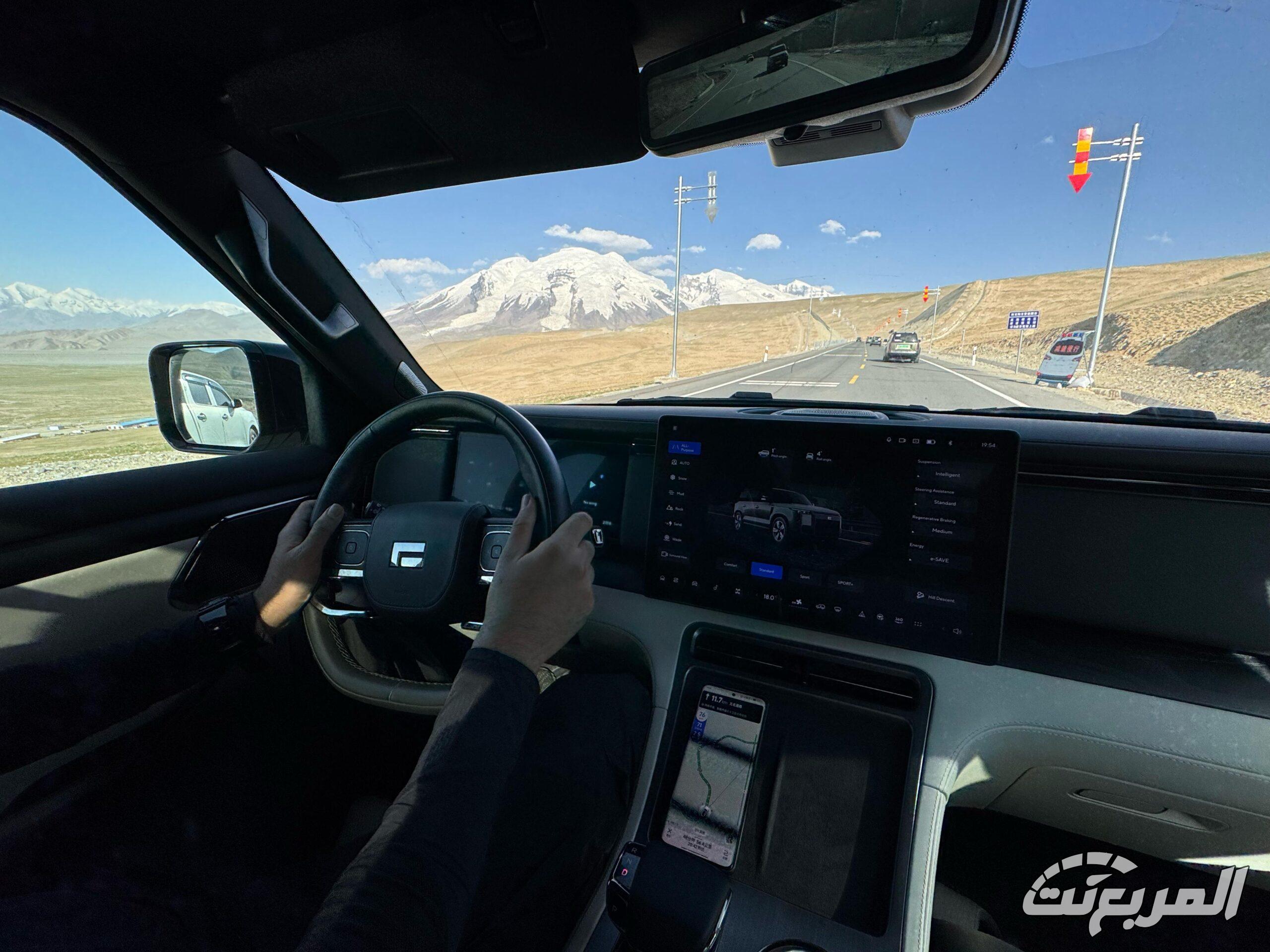 الـ SUV الفاخرة ROX 01 تشعل السوق السعودي بمواصفات مدهشة وأداء مميز الـ SUV الفاخرة ROX 01 تشعل السوق السعودي بمواصفات مدهشة وأداء مميز 28