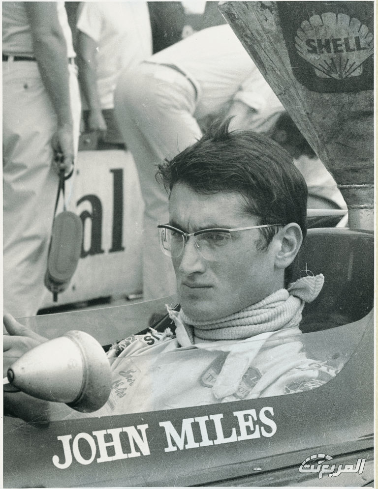 لوتس.. حكاية الأسطورة البريطانية من حلبات الفورمولا 1 إلى طرقات السعودية لوتس.. حكاية الأسطورة البريطانية من حلبات الفورمولا 1 إلى طرقات السعودية 4