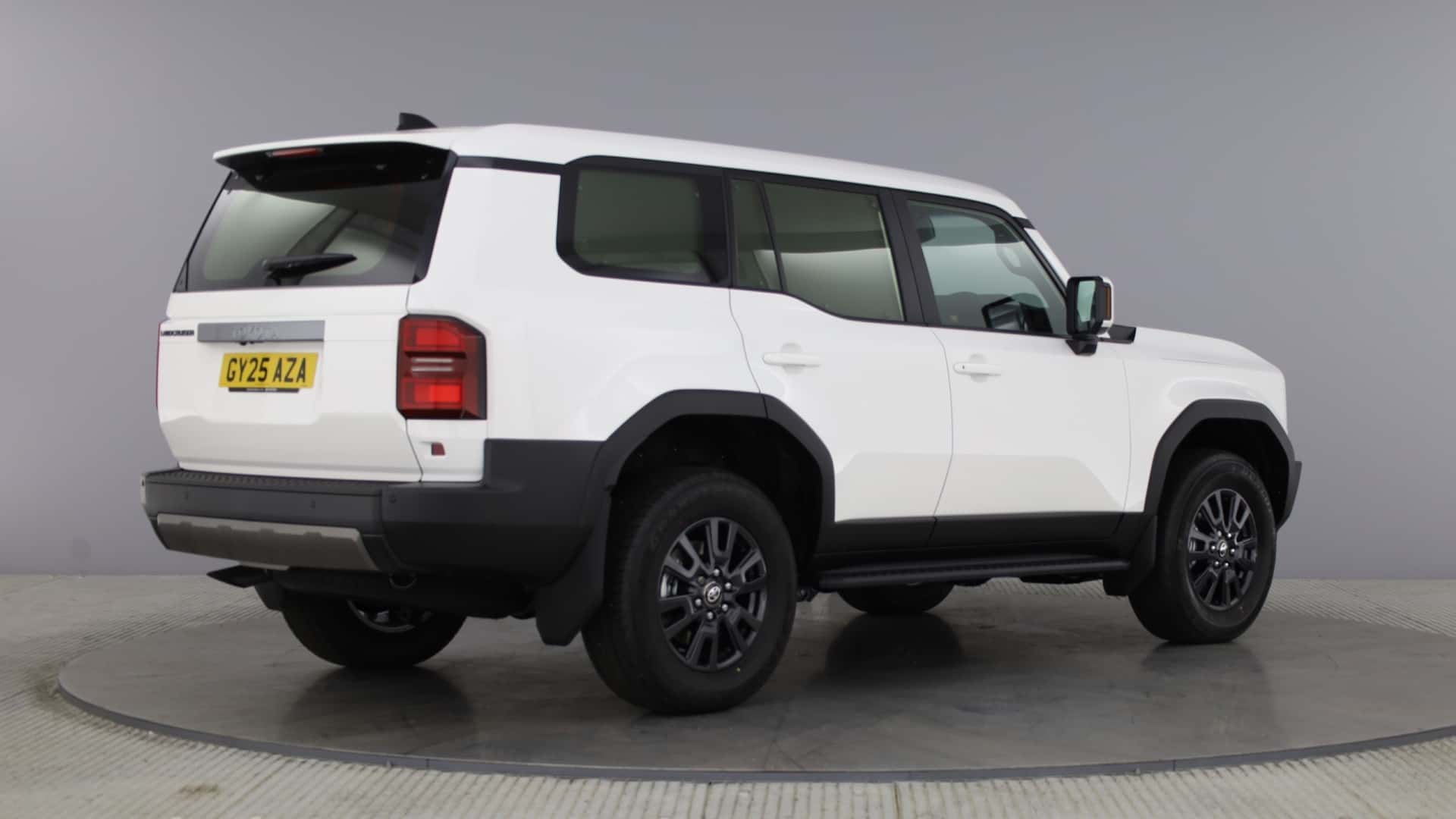 تويوتا برادو تحصل على إصدار فان تجاري رسمي في بريطانيا تويوتا برادو تحصل على إصدار فان تجاري رسمي في بريطانيا 1