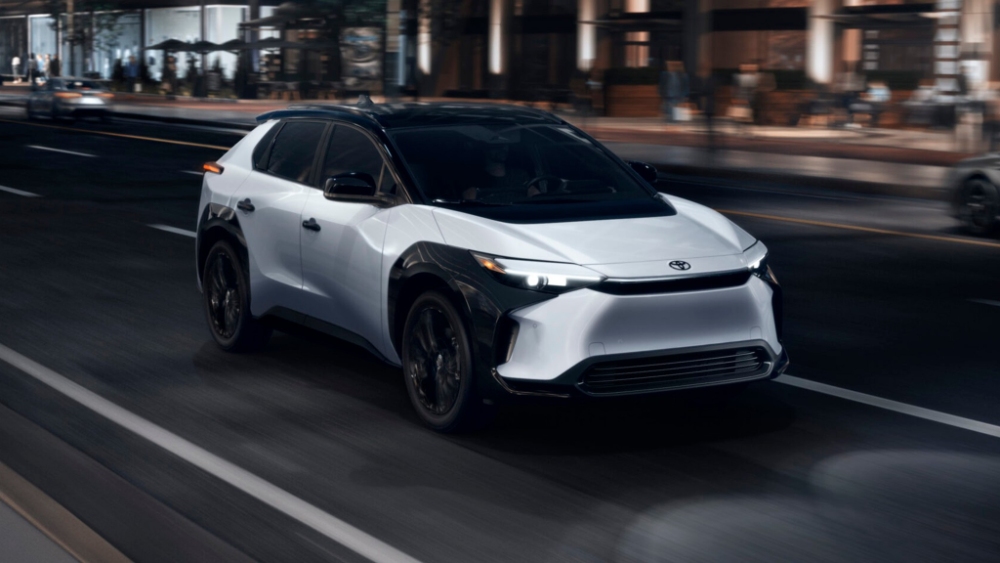 تويوتا-bz4x-المربع-نت-1-2