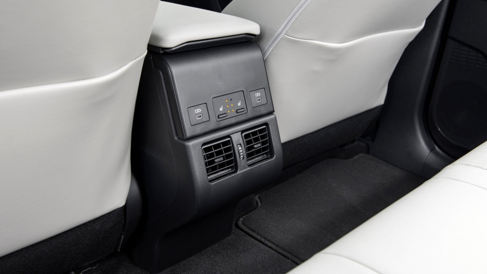 تويوتا-bz4x-المربع-نت-15-2