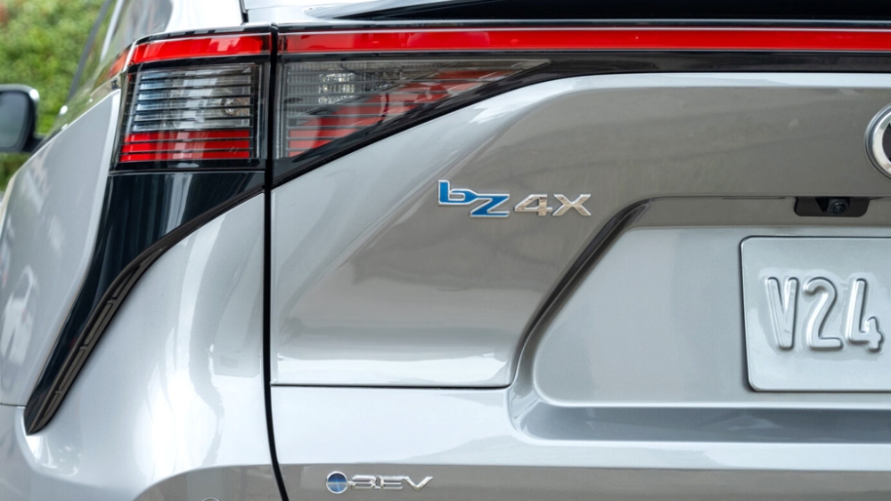 تويوتا-bz4x-المربع-نت-16-2