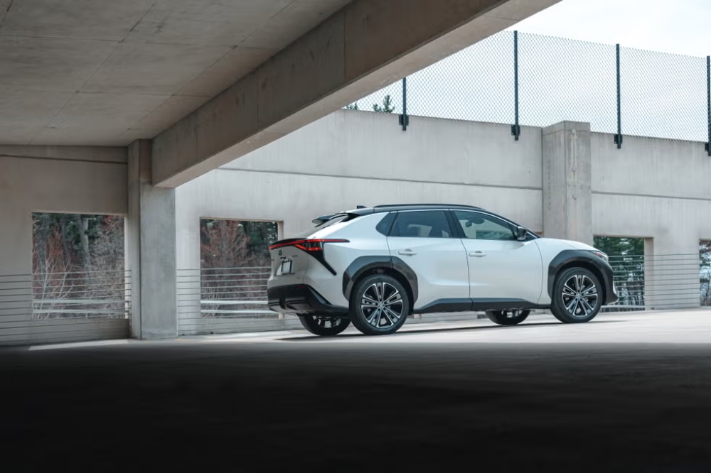 تويوتا-bz4x-المربع-نت-24-2