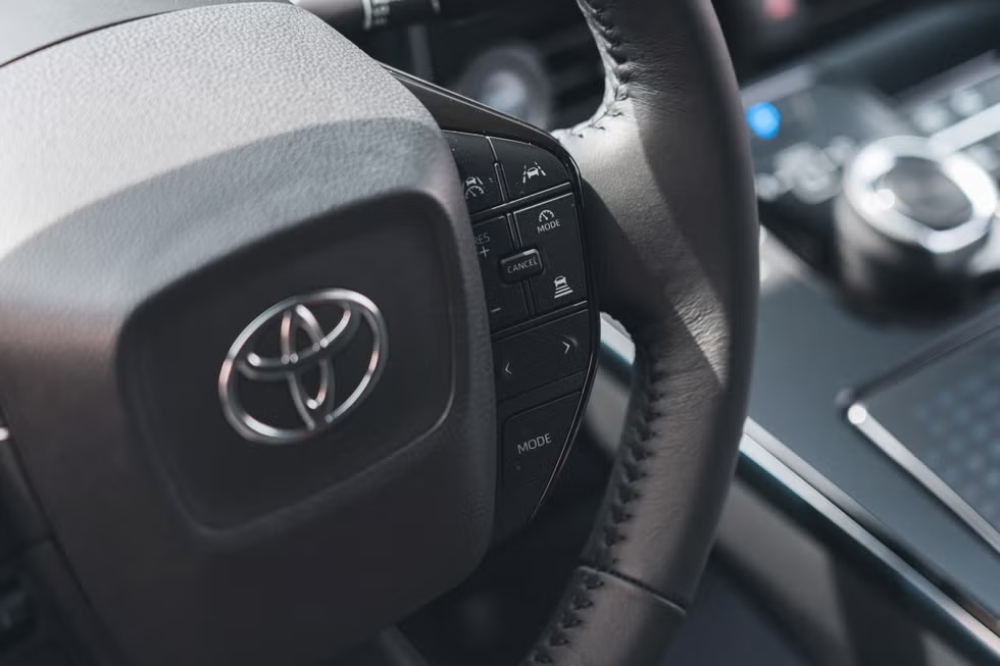 تويوتا-bz4x-المربع-نت-31-2