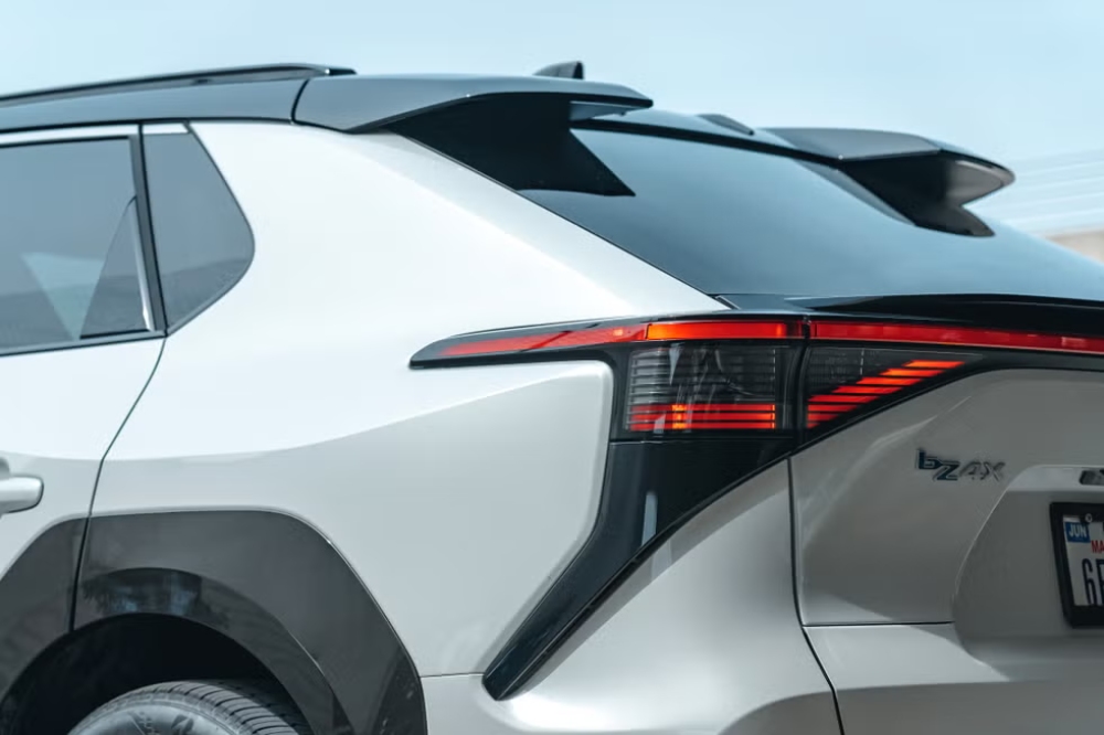 تويوتا-bz4x-المربع-نت-46