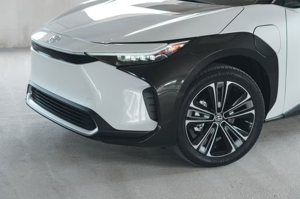 تويوتا-bz4x-المربع-نت-49