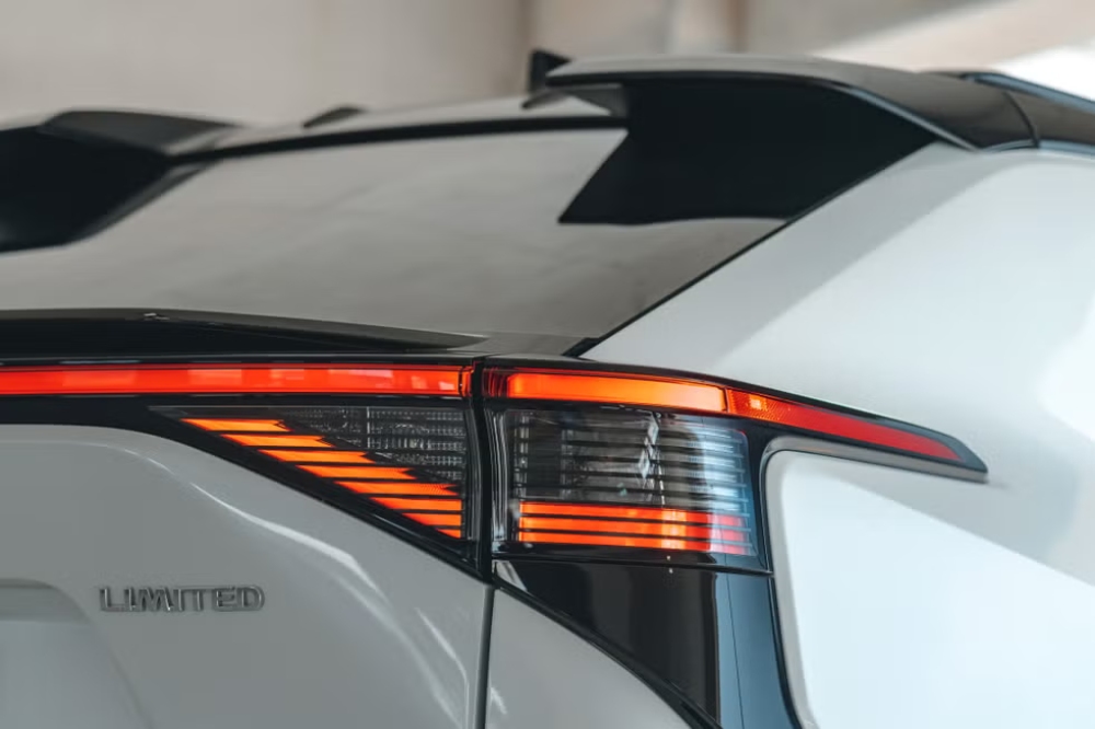 تويوتا-bz4x-المربع-نت-51