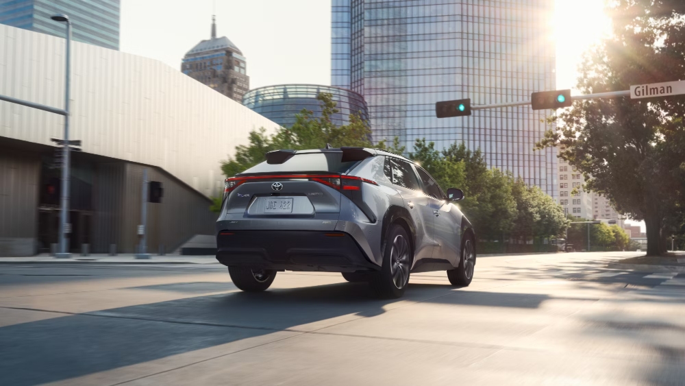 تويوتا-bz4x-المربع-نت-54