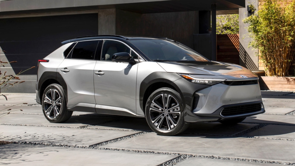 تويوتا-bz4x-المربع-نت-8-2