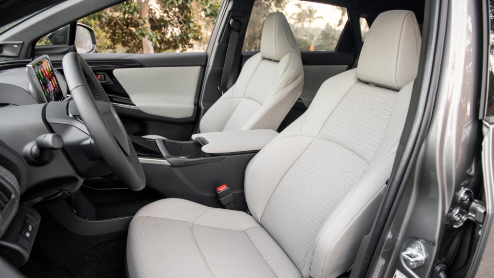 تويوتا-bz4x-المربع-نت-9-2