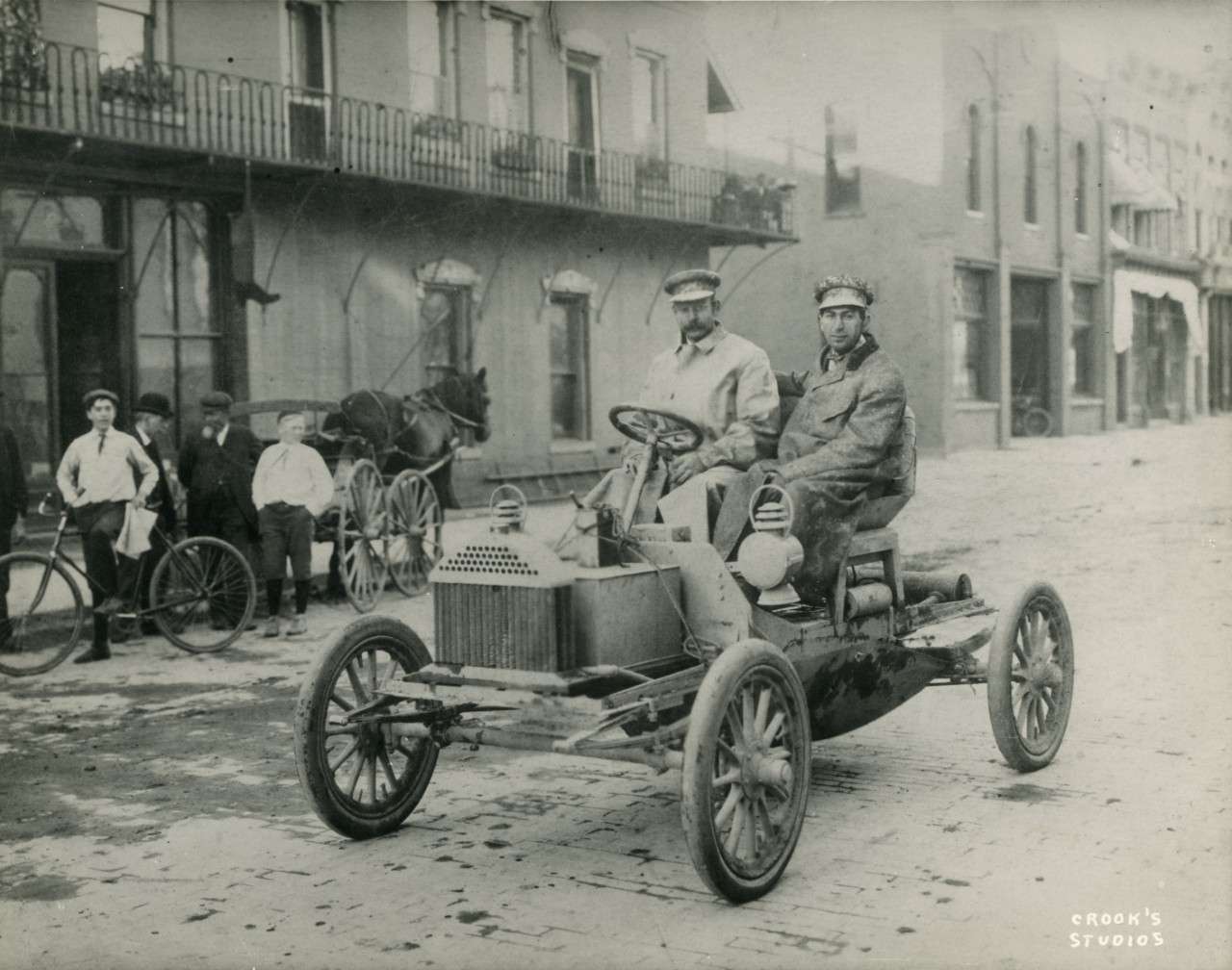 حكايات في عالم السيارات: 6 مهندسين أمريكيين غيروا وجه صناعة السيارات 6