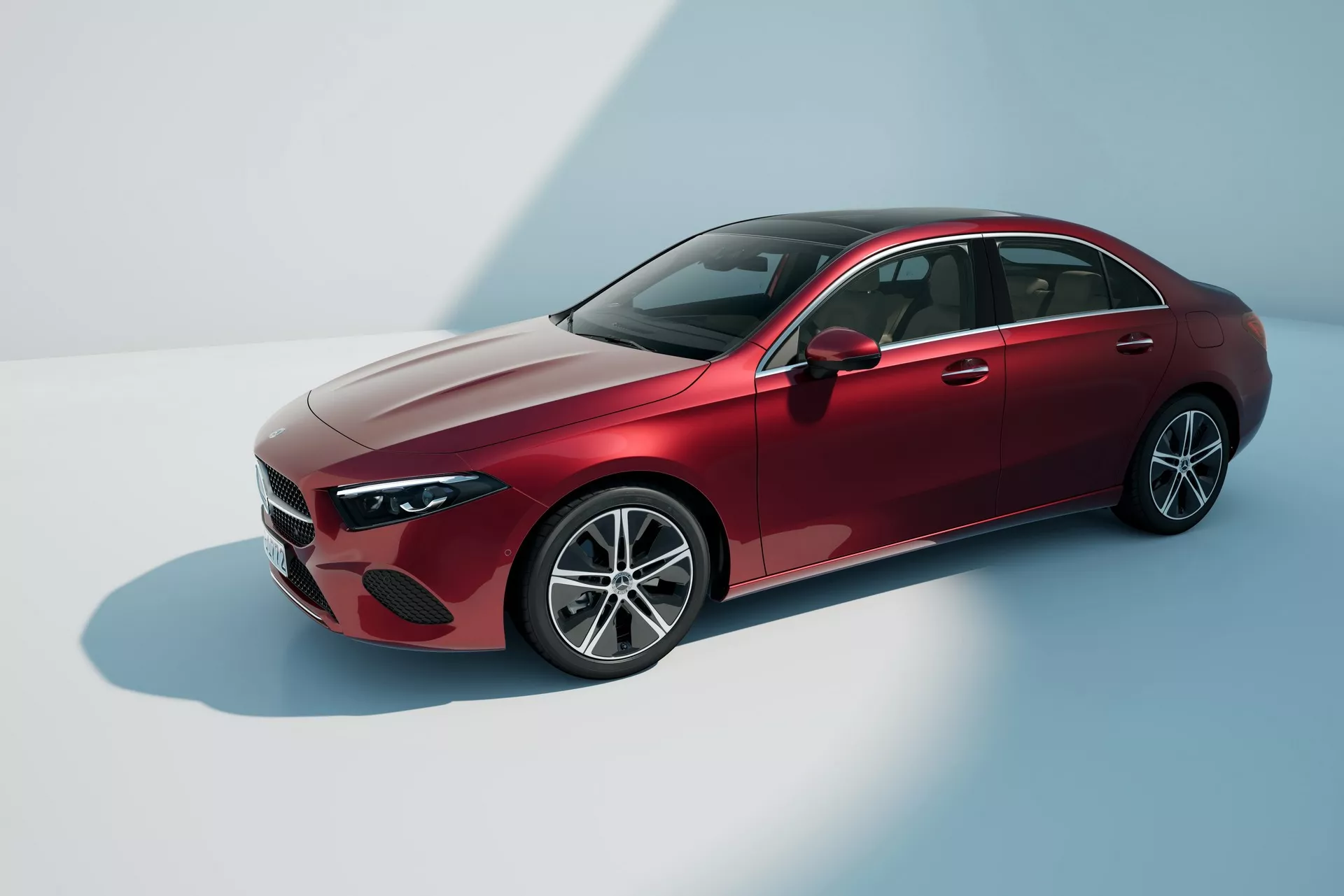 مرسيدس تخضع للسوق وتعلن تمسكها بالسيارات الصغيرة 4