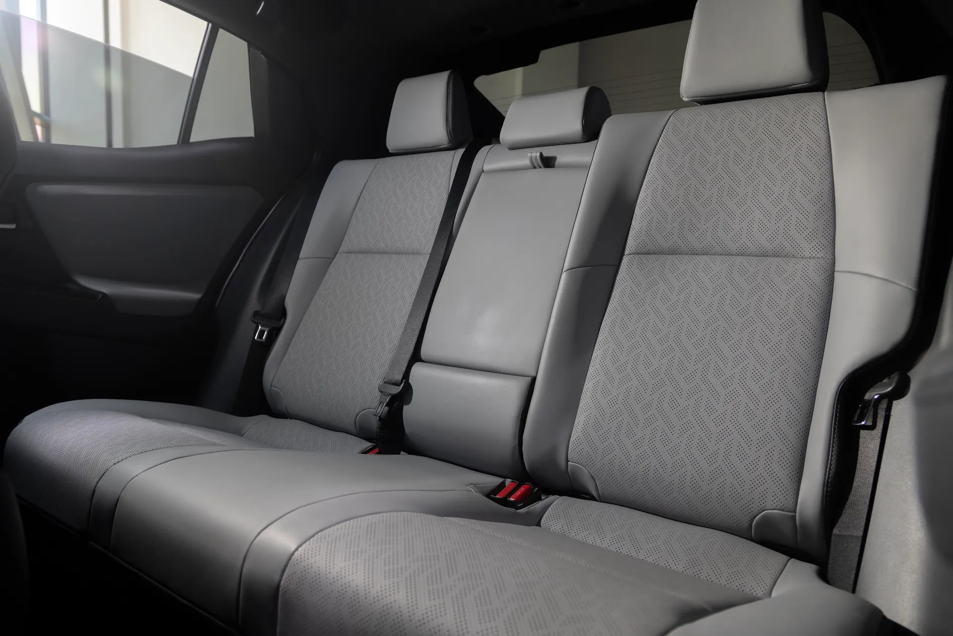 سوبارو انتشارتد 2026 هي كروس أوفر أوف رود جديدة مستوحاة من تويوتا C-HR 8