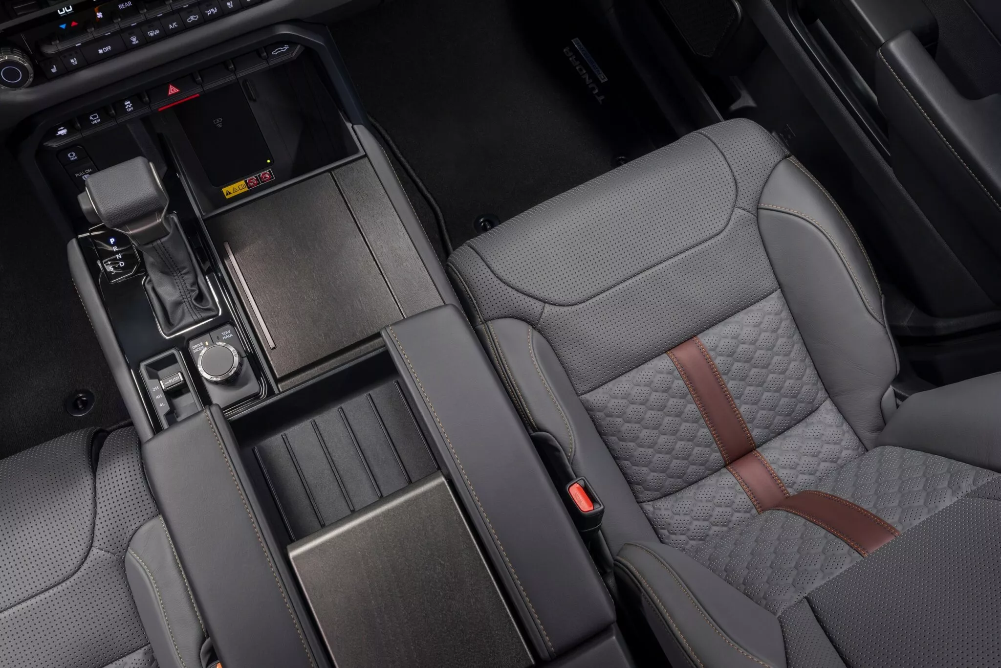 تويوتا تندرا 2026 تحصل على تحديثات منتصف العمر بتجهيزات جديدة للفخامة والراحة 13