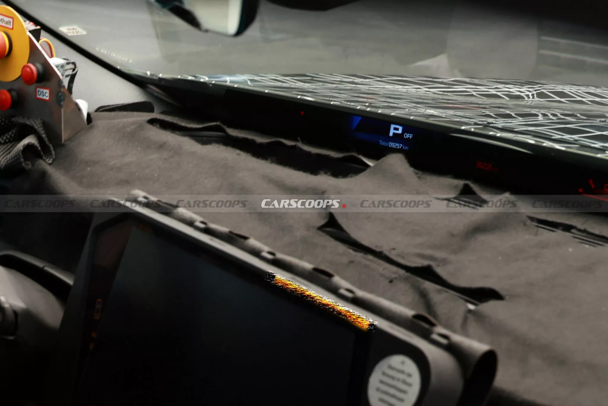 أول ظهور لداخلية بي ام دبليو الجديدة كلياً بتغييرات مفاجئة 1