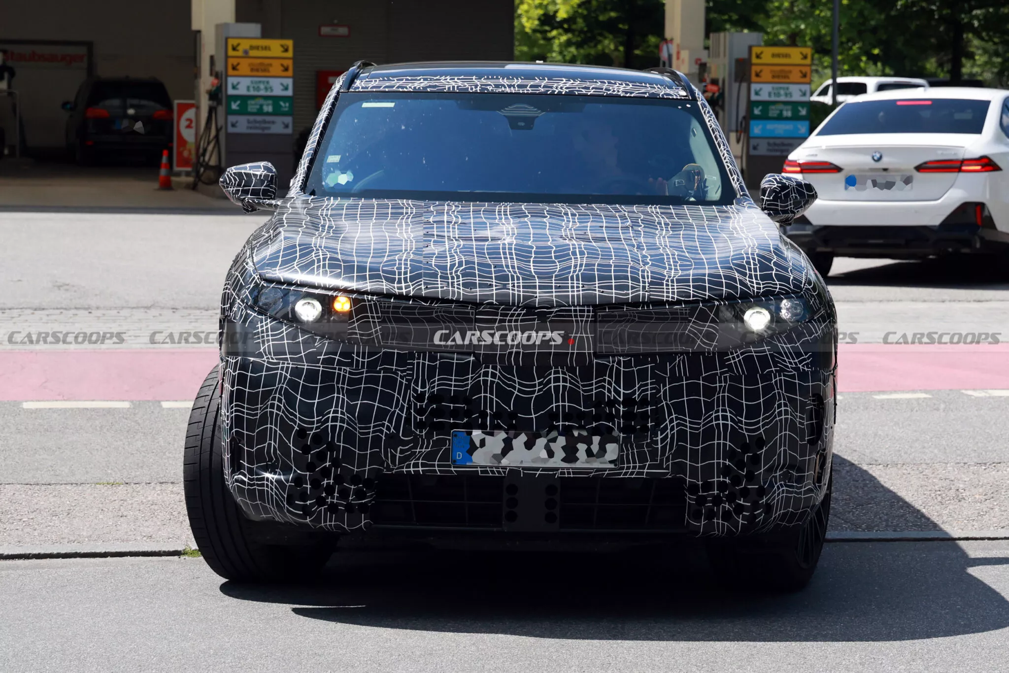 أول ظهور لداخلية بي ام دبليو الجديدة كلياً بتغييرات مفاجئة 3