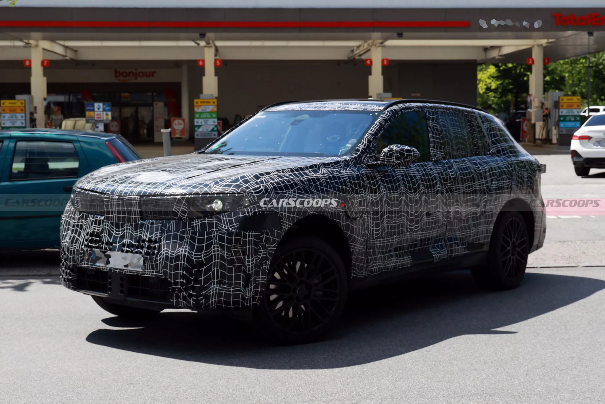 أول ظهور لداخلية بي ام دبليو الجديدة كلياً بتغييرات مفاجئة 5