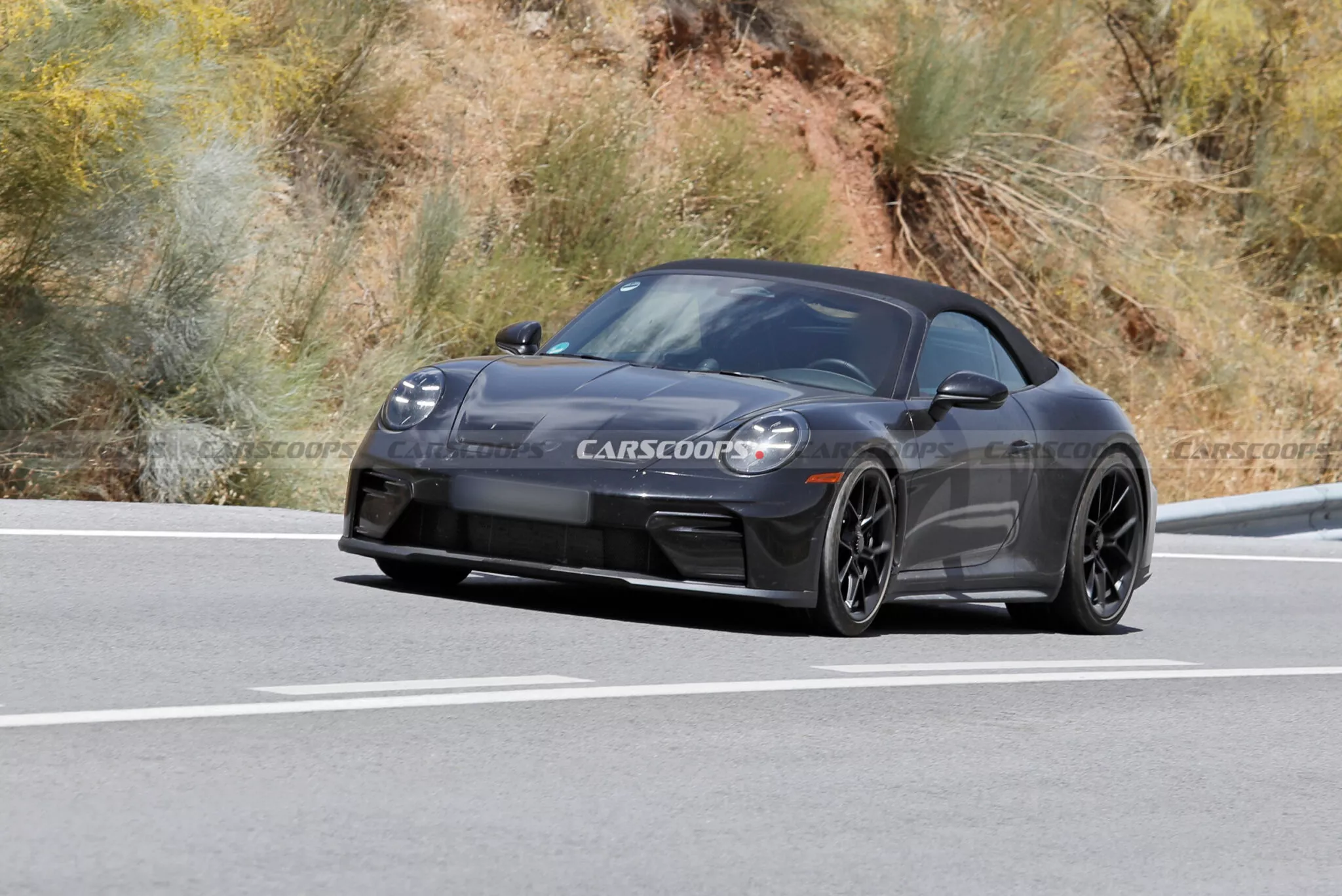 بورش تختبر الإصدار الأخير من 911 قبل توديع الجيل الحالي 2