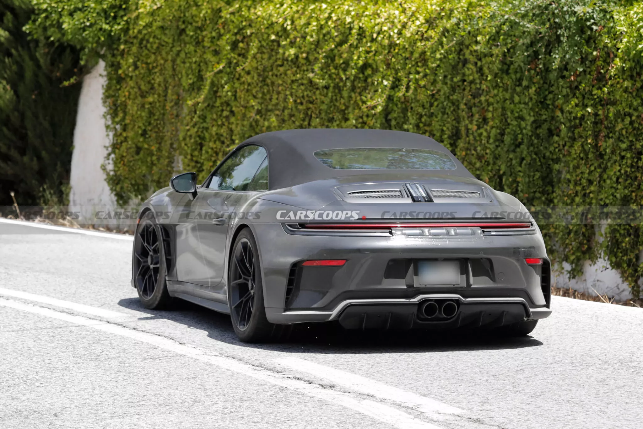 بورش تختبر الإصدار الأخير من 911 قبل توديع الجيل الحالي 7