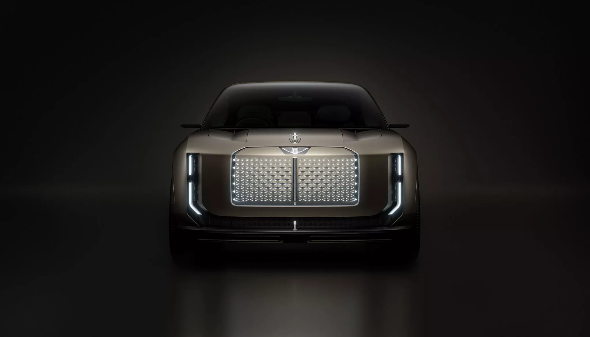 بنتلي تكشف عن أول سيارة كهربائية لها بتصميم مستقبلي وداخلية 3 مقاعد! بنتلي تكشف عن أول سيارة كهربائية لها بتصميم مستقبلي وداخلية 3 مقاعد! 7