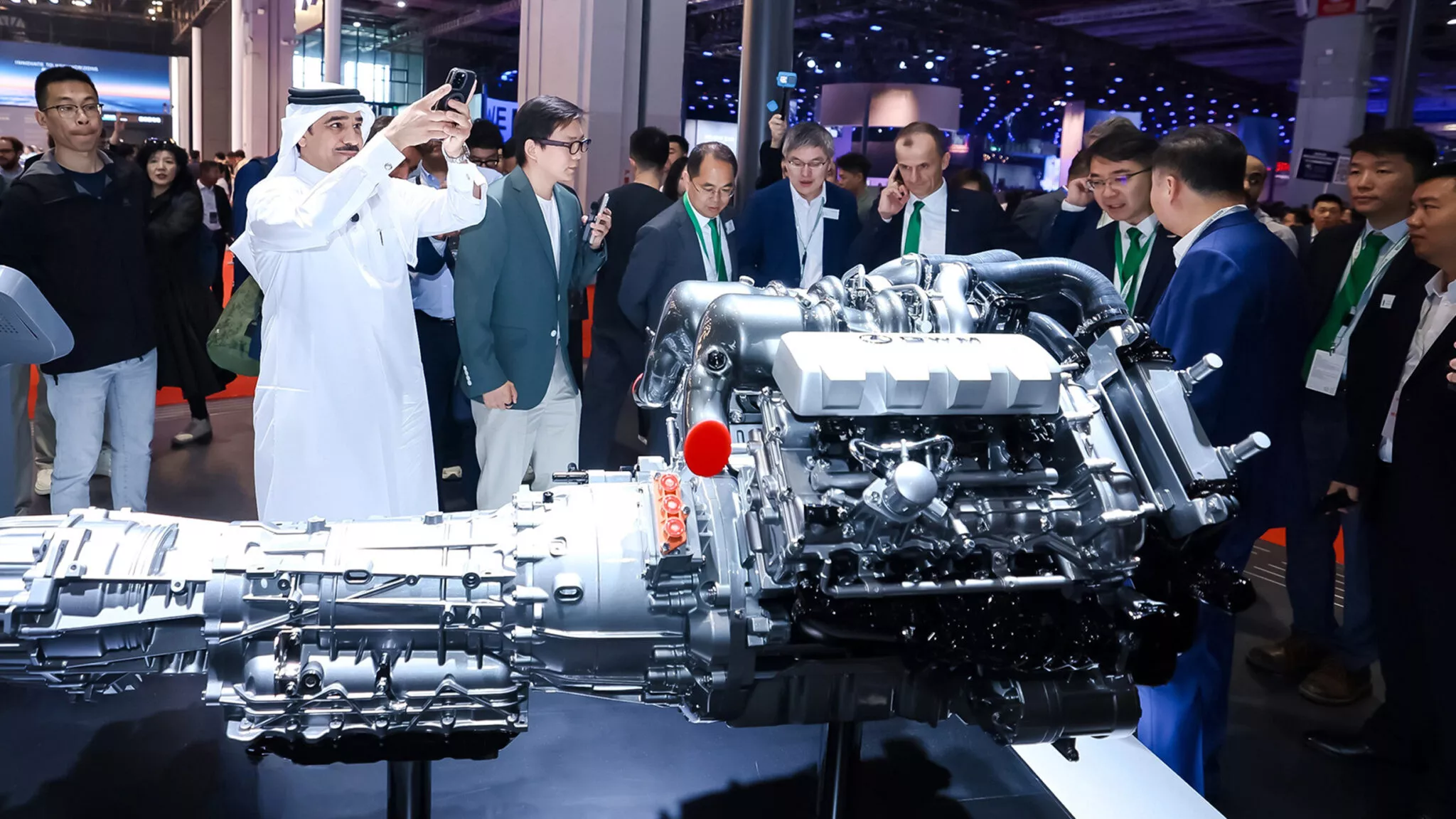 الصين تستعد لمنافسة فيراري ولامبورجيني بسوبركار جديدة بمحرك V8 خارق 1