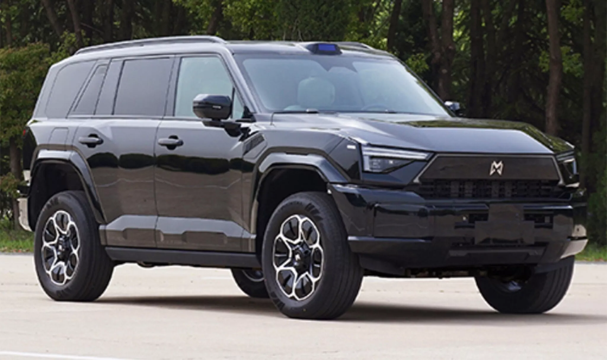 هواوي تستمر في اكتساح سوق السيارات بموديل M817 العضلي الجديد 6