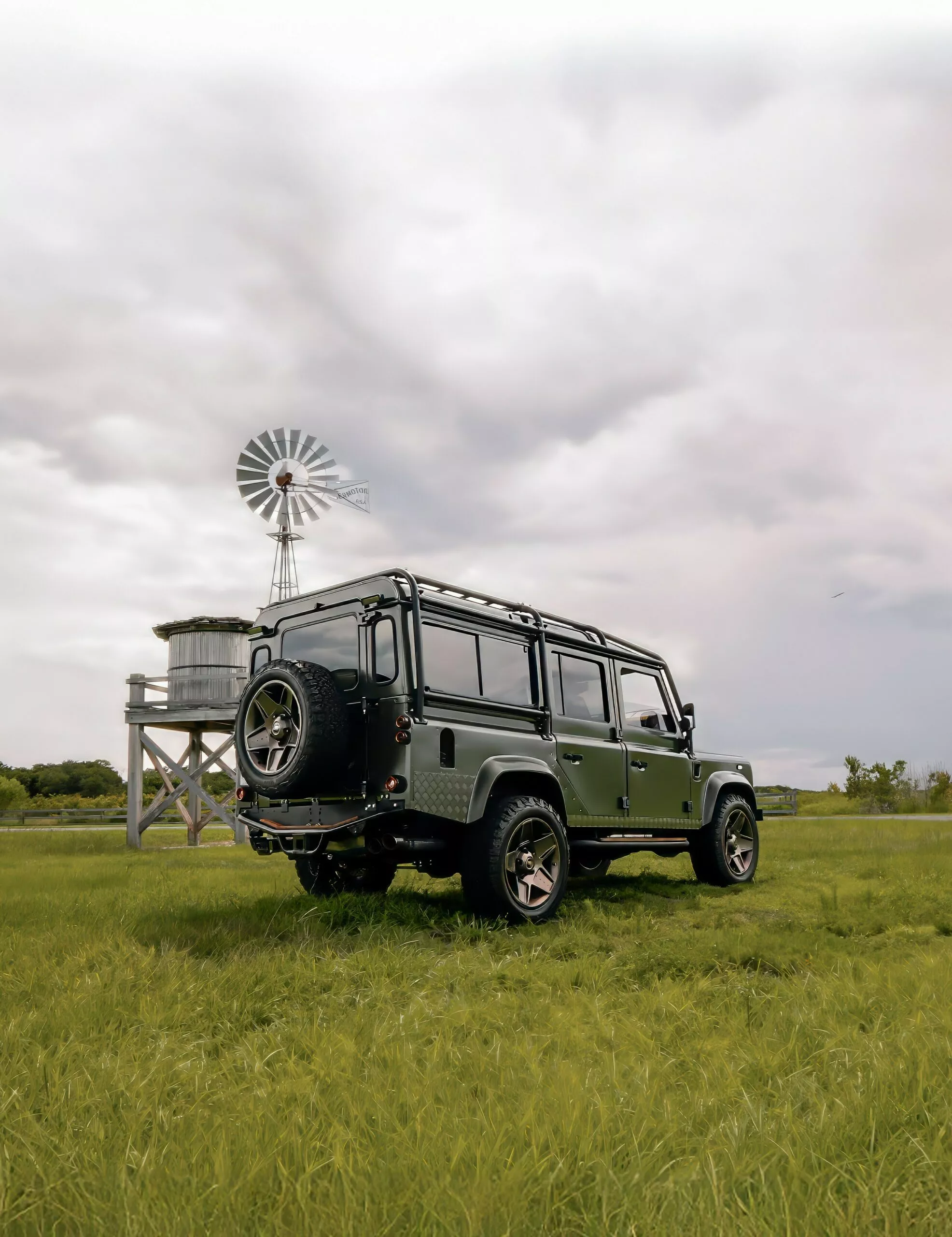 لاندروفر ديفندر كلاسيكية تعود للحياة بمحرك 8 سلندر سوبرتشارجر بقوة 700 حصان! لاندروفر ديفندر كلاسيكية تعود للحياة بمحرك 8 سلندر سوبرتشارجر بقوة 700 حصان! 9
