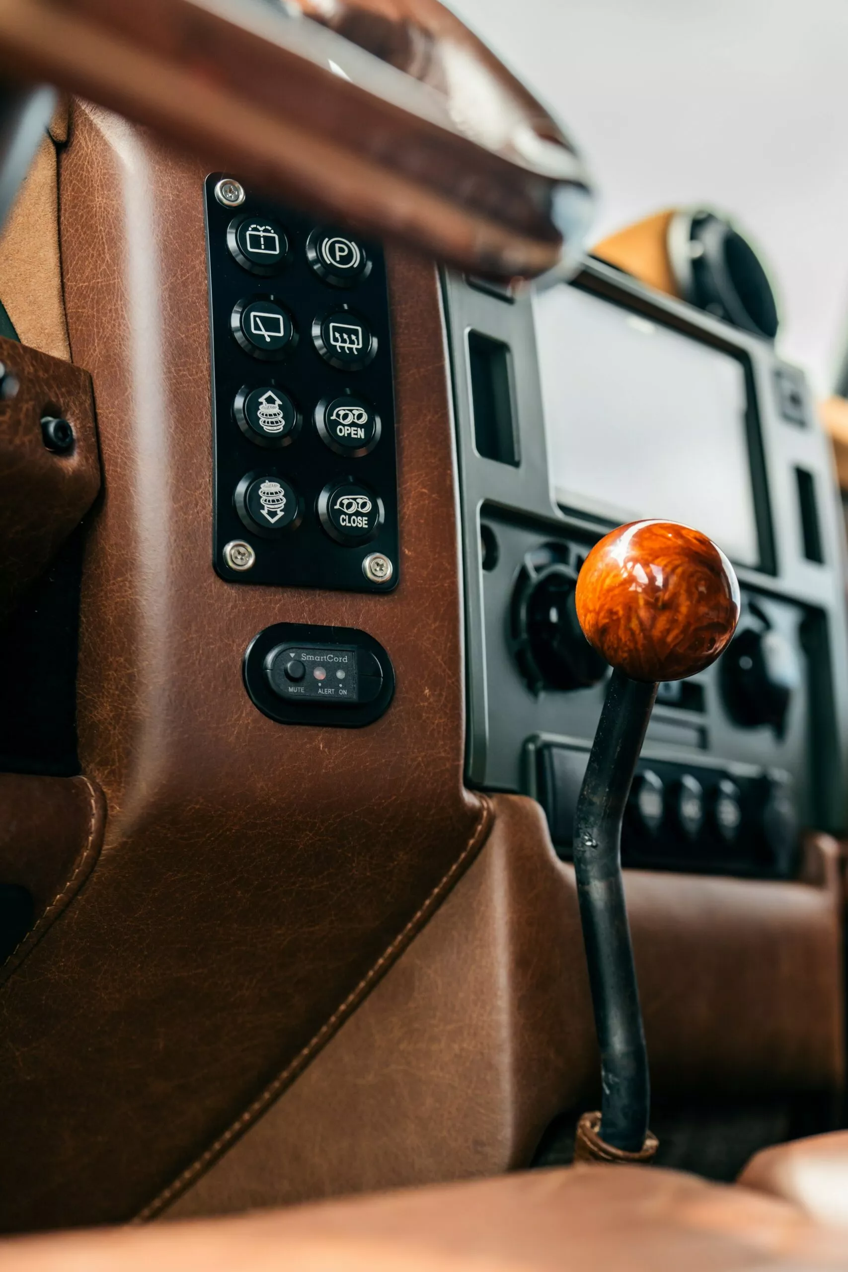 لاندروفر ديفندر كلاسيكية تعود للحياة بمحرك 8 سلندر سوبرتشارجر بقوة 700 حصان! لاندروفر ديفندر كلاسيكية تعود للحياة بمحرك 8 سلندر سوبرتشارجر بقوة 700 حصان! 25