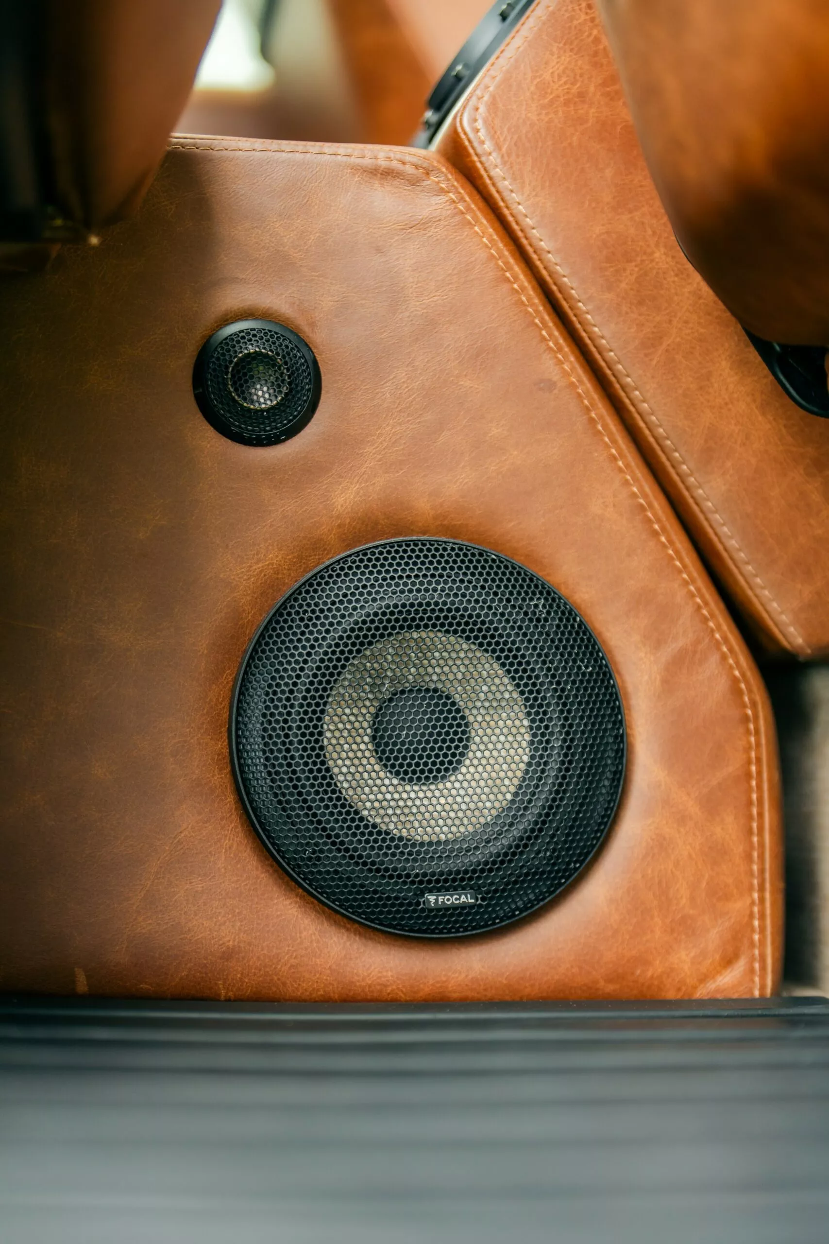 لاندروفر ديفندر كلاسيكية تعود للحياة بمحرك 8 سلندر سوبرتشارجر بقوة 700 حصان! لاندروفر ديفندر كلاسيكية تعود للحياة بمحرك 8 سلندر سوبرتشارجر بقوة 700 حصان! 26