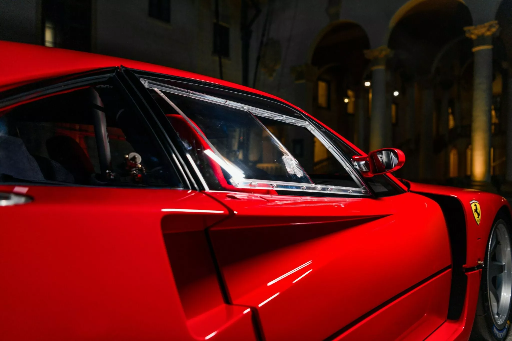 فيراري F40 LM.. أسطورة السباقات النادرة تتجه إلى المزاد فيراري F40 LM.. أسطورة السباقات النادرة تتجه إلى المزاد 13